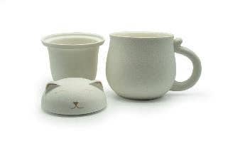 Lucky Cat Mug w/ Strainer & Lid - White